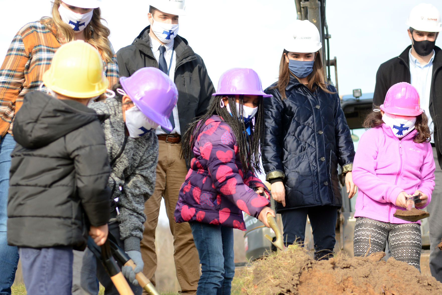 Baraboo school breaks ground on outdoor learning space